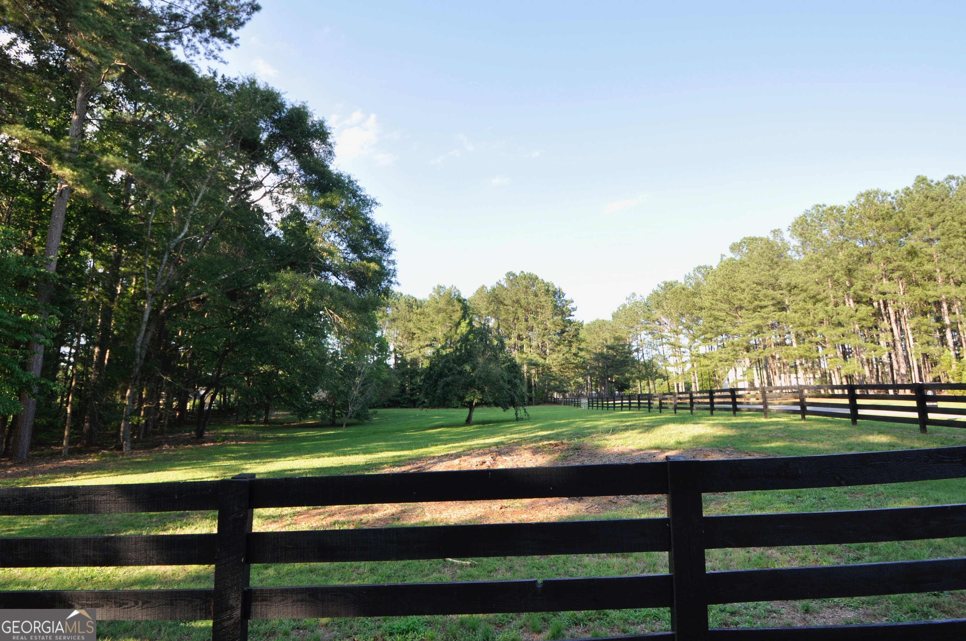 1070 Lexington Court Property Photo 8