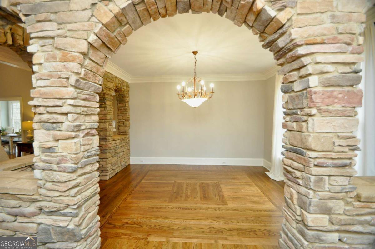 1070 Lexington Court Property Photo 10