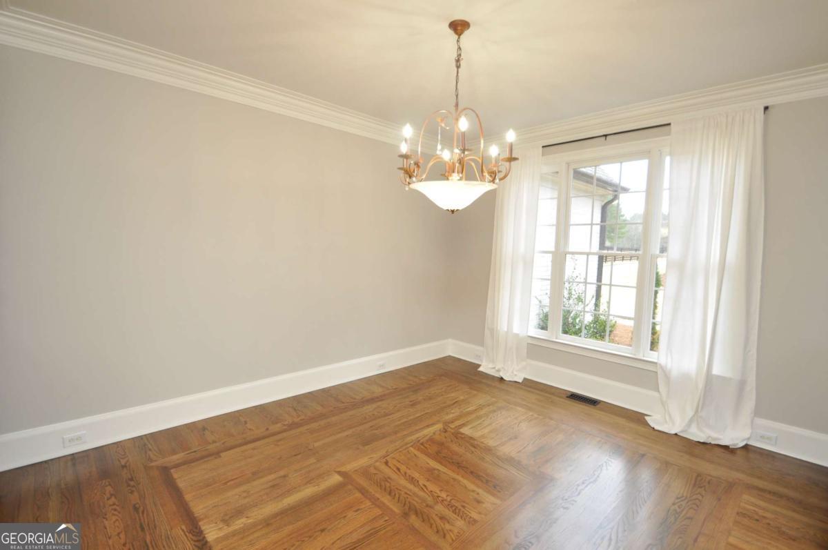 1070 Lexington Court Property Photo 13