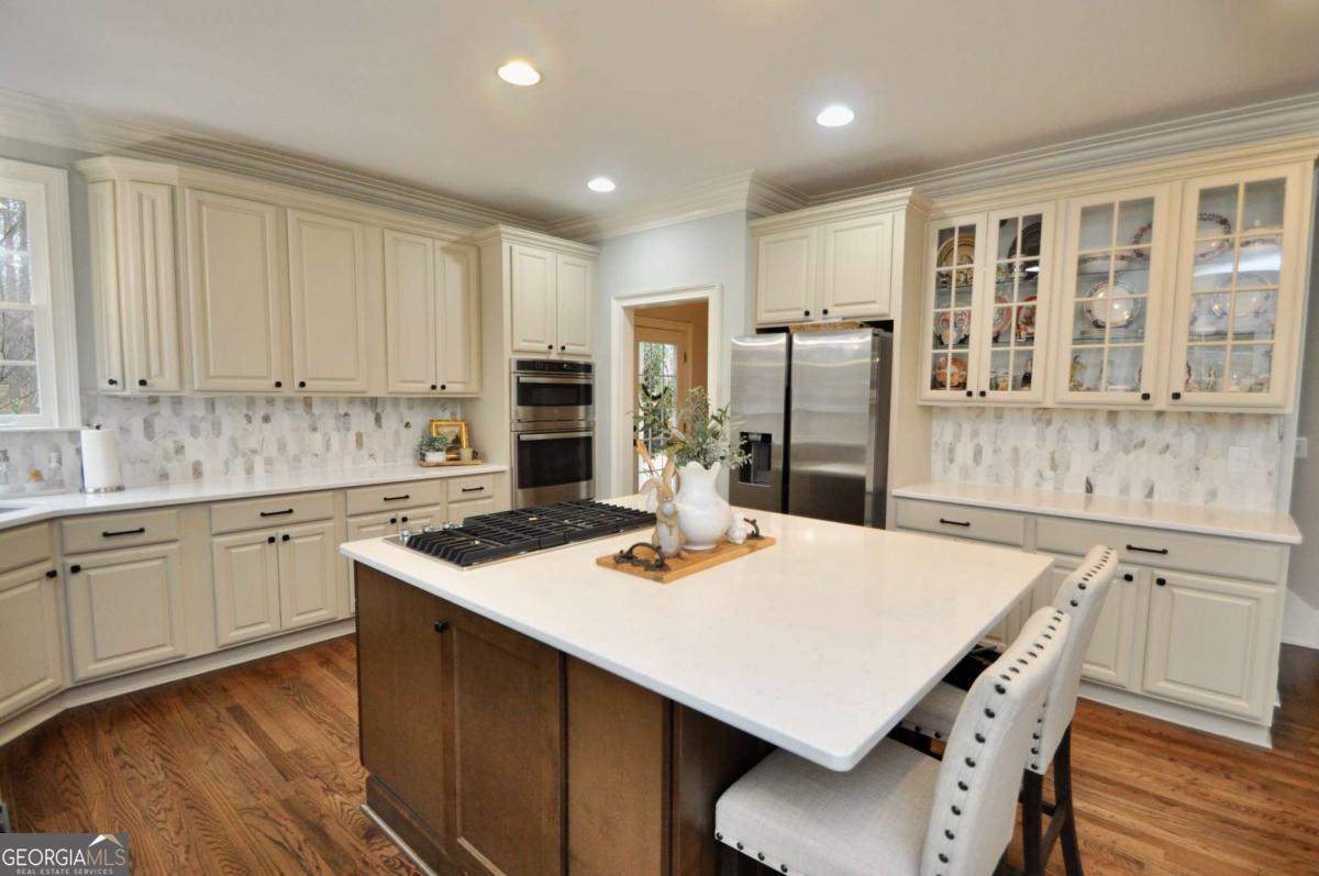 1070 Lexington Court Property Photo 14