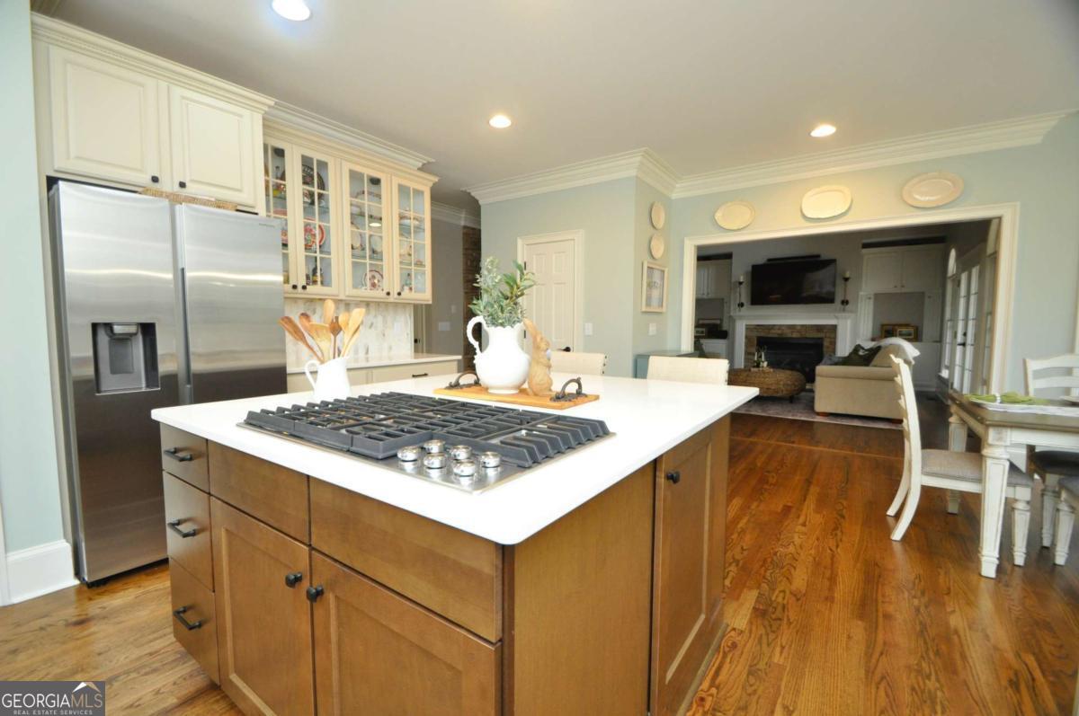 1070 Lexington Court Property Photo 17
