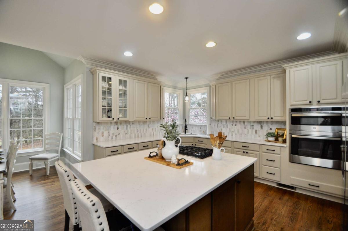 1070 Lexington Court Property Photo 20