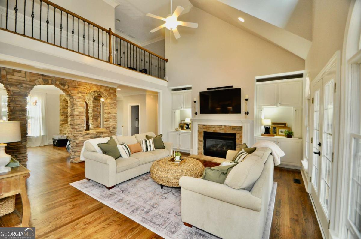1070 Lexington Court Property Photo 30
