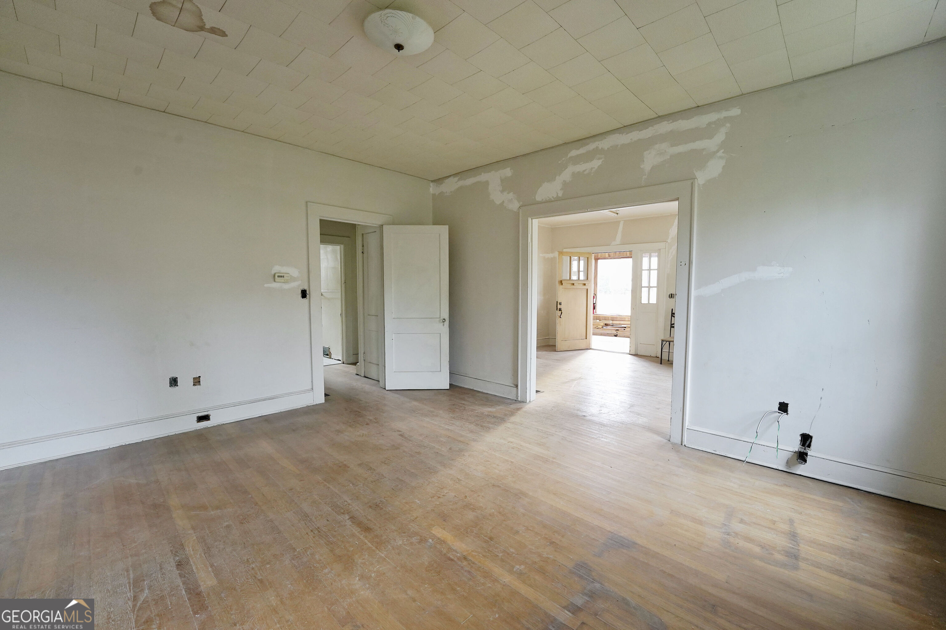2731 Church Street Property Photo 6