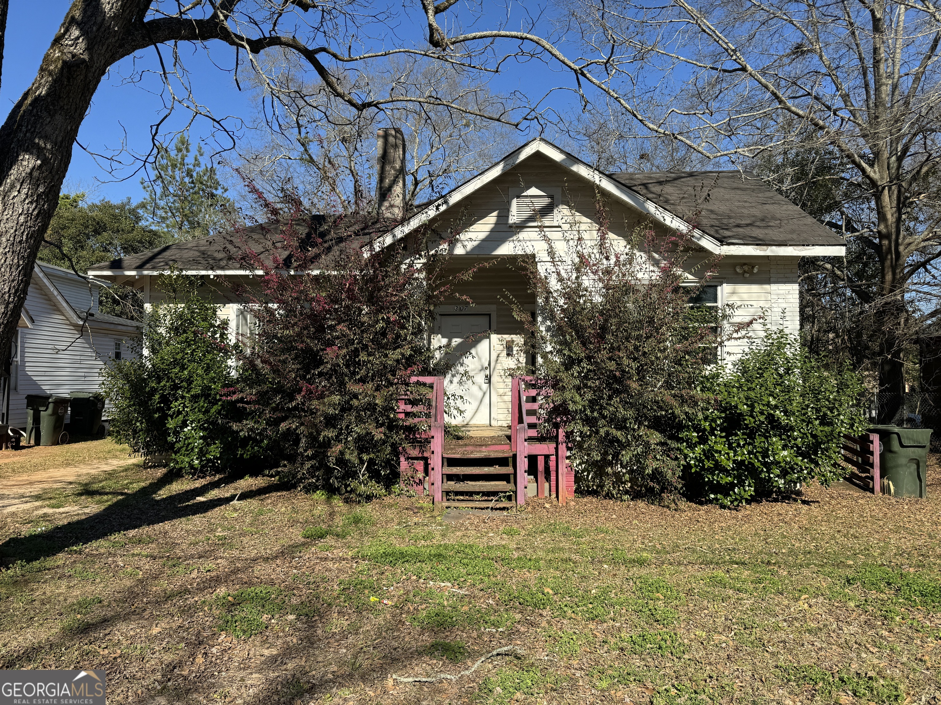 307 Oak Street Property Photo