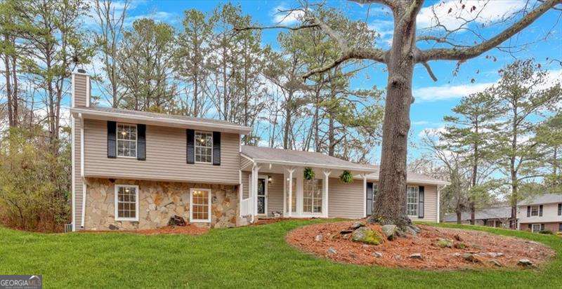 3060 Eastland Way Property Photo