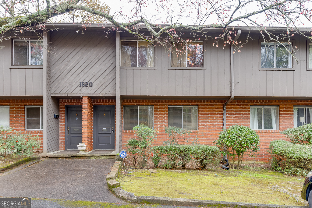 1620 Briarcliff Road Ne # 4 Property Photo 1
