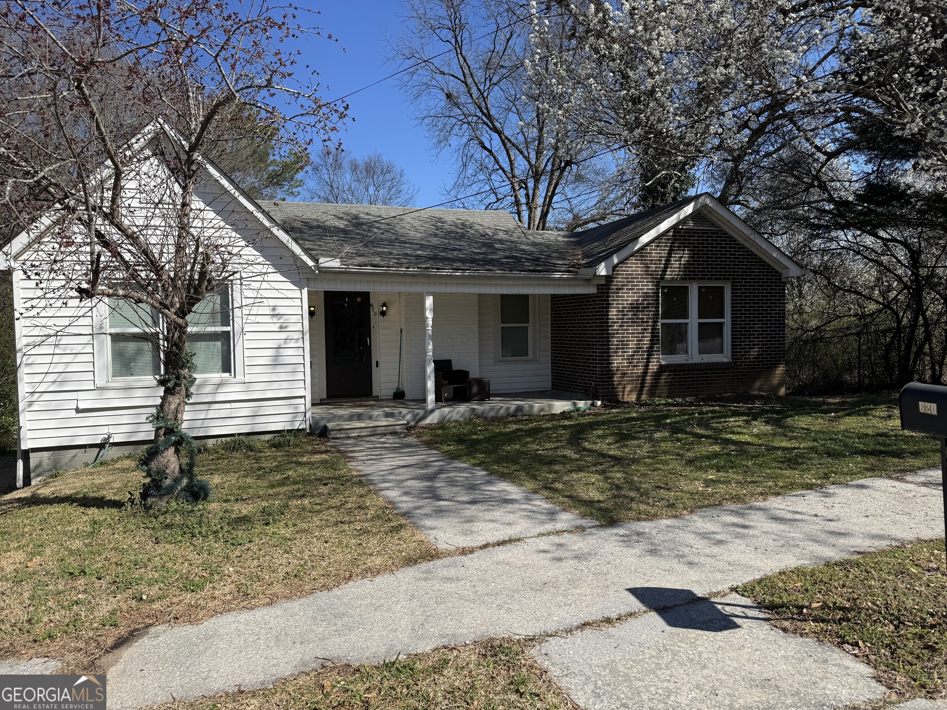 620 Smith Street Property Photo