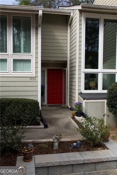 1932 Variations Drive Ne Property Photo