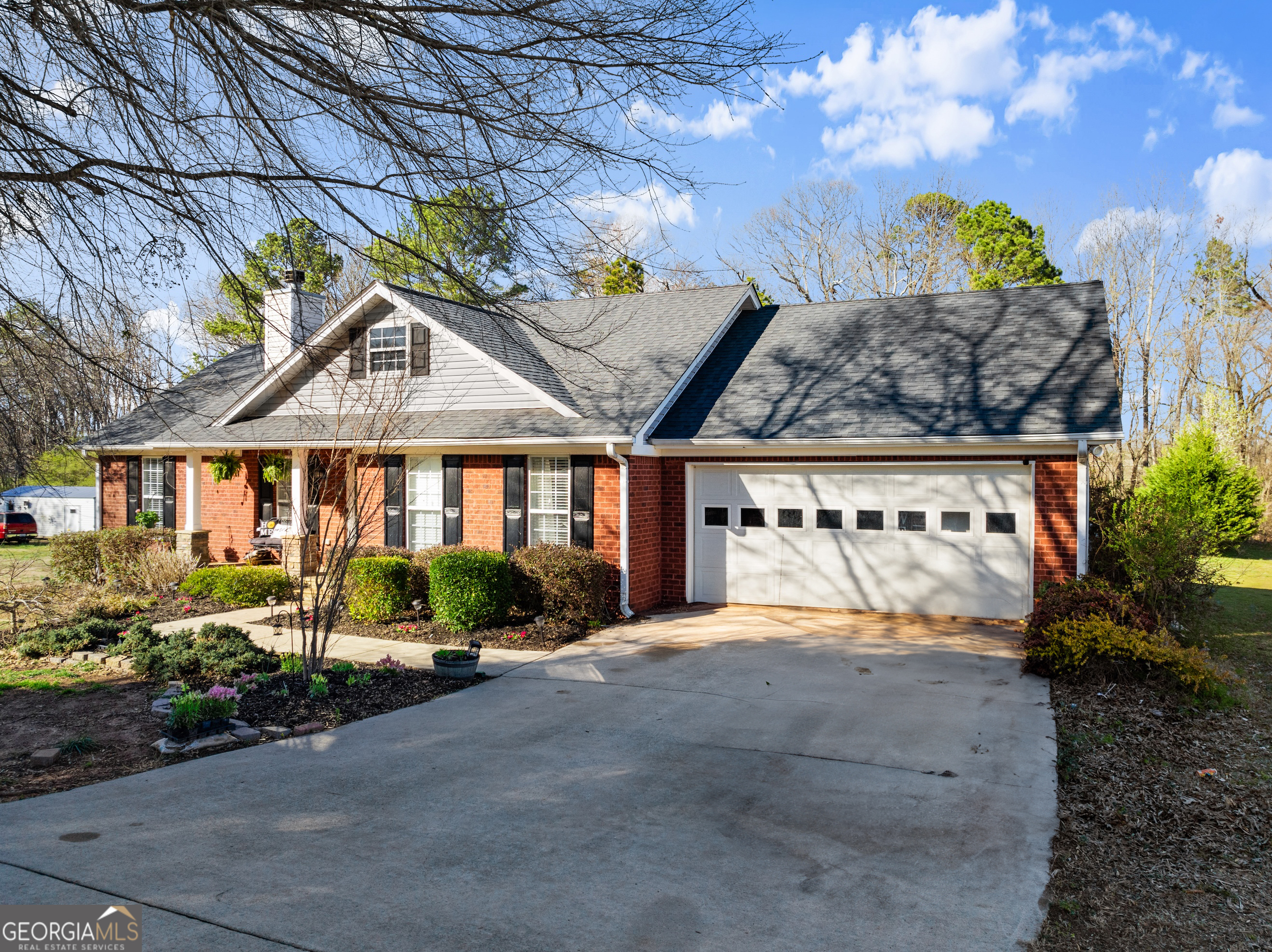 16 Stoneview Drive Property Photo