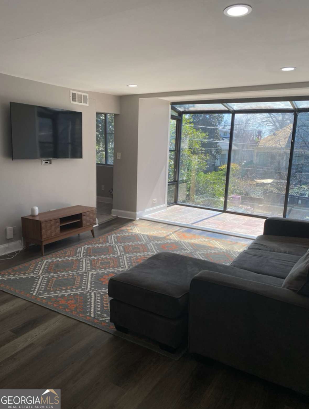 330 9th Street Ne # 11 Property Photo