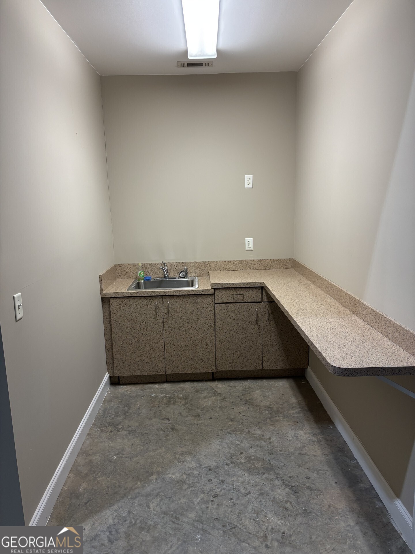 417 Dividend Drive Unit B Property Photo 7