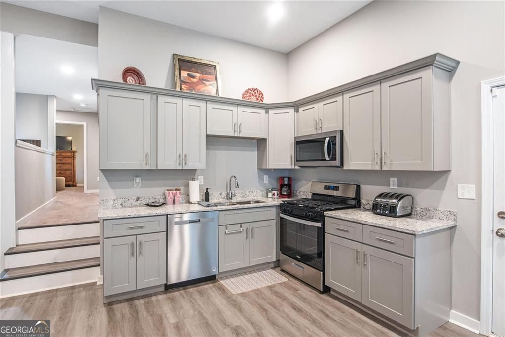 1041 Lawton Avenue Sw Property Photo 7