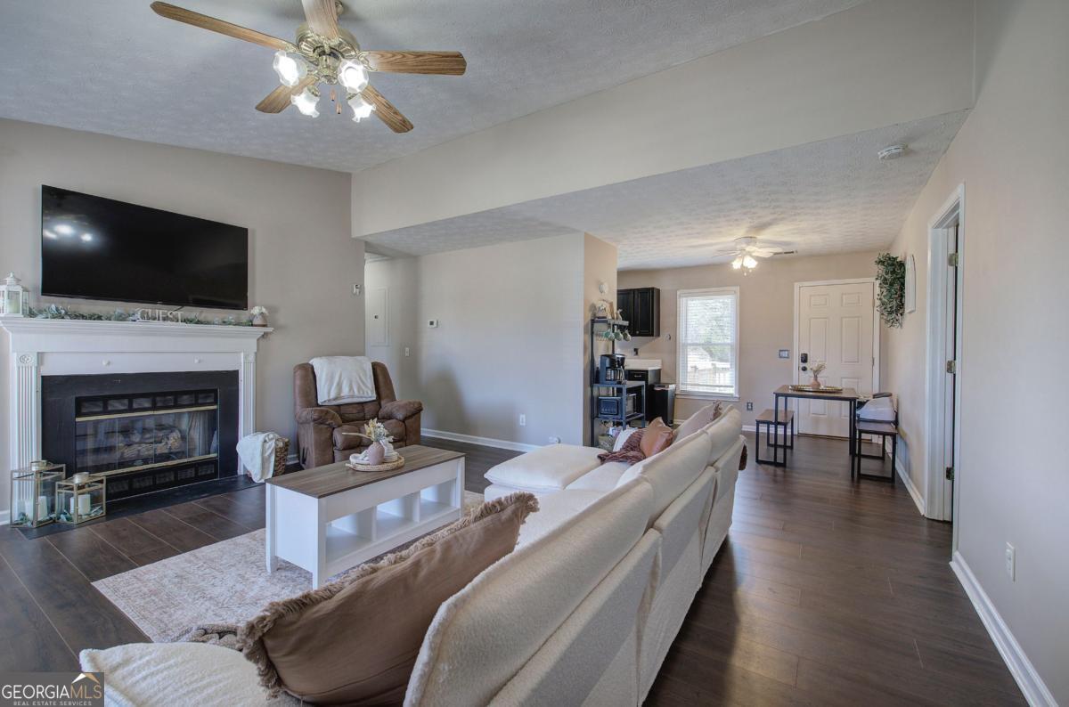 1007 Old Rome Road Property Photo 6
