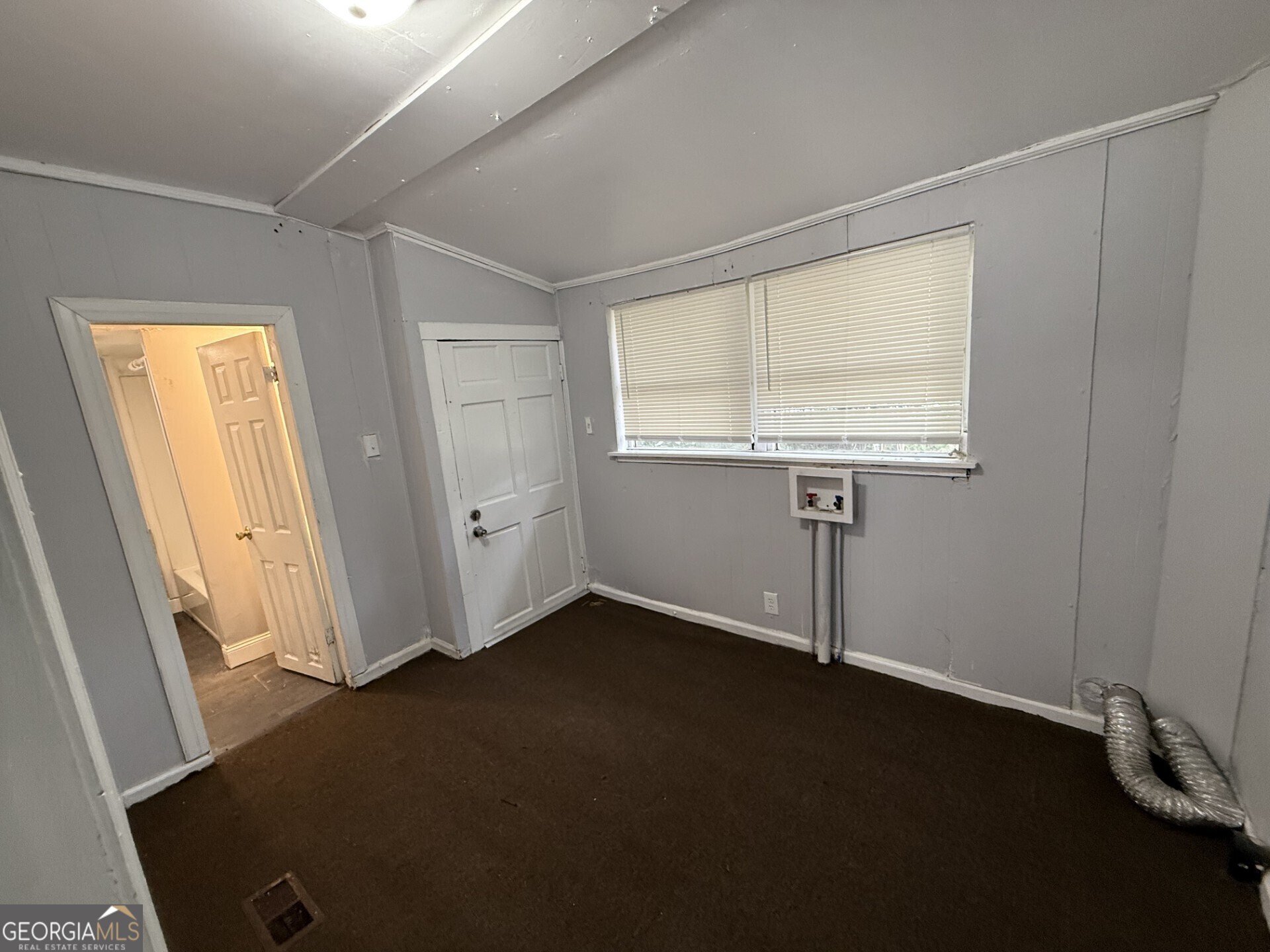 416 Middle Street Property Photo 6