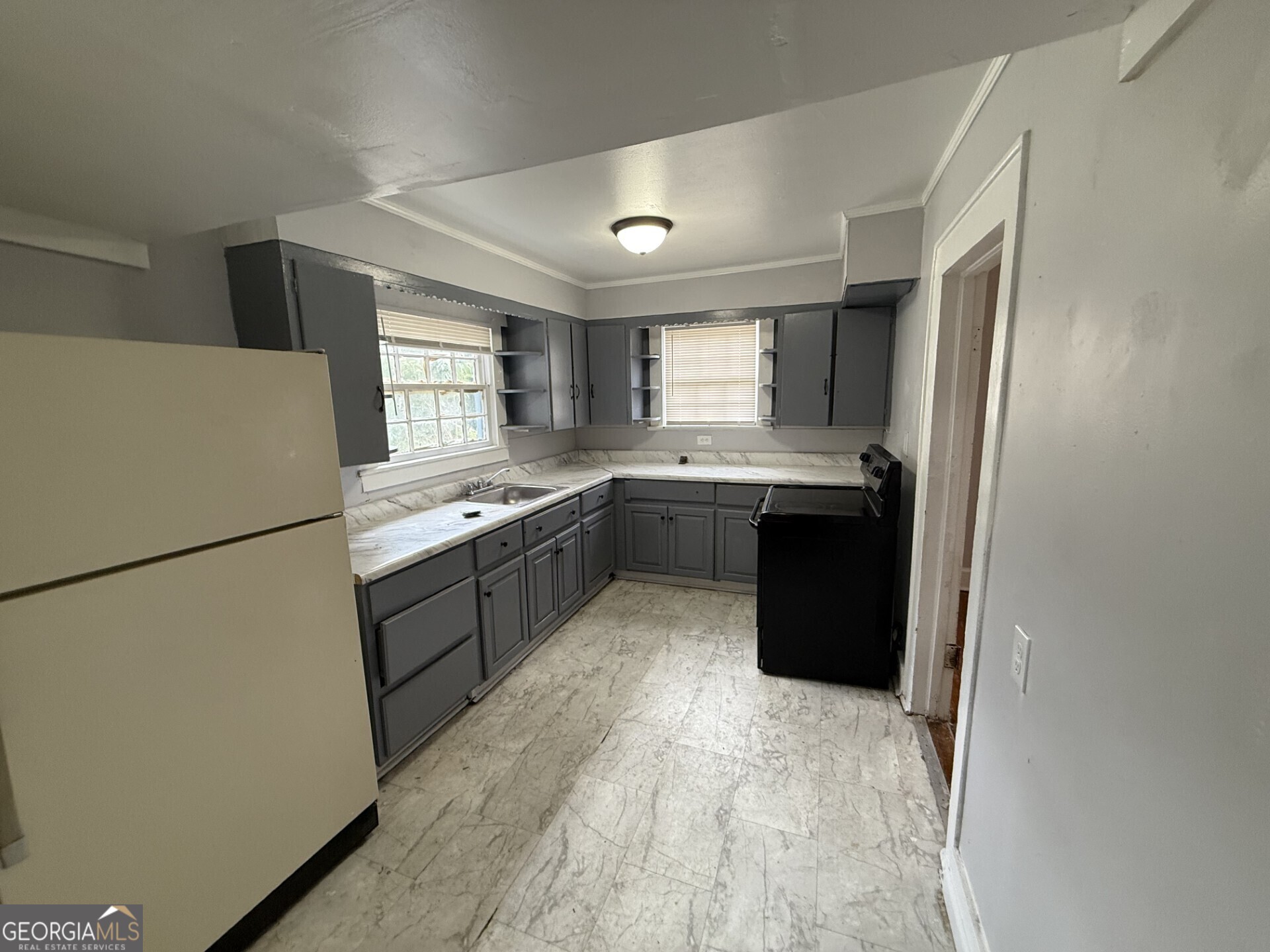 416 Middle Street Property Photo 7