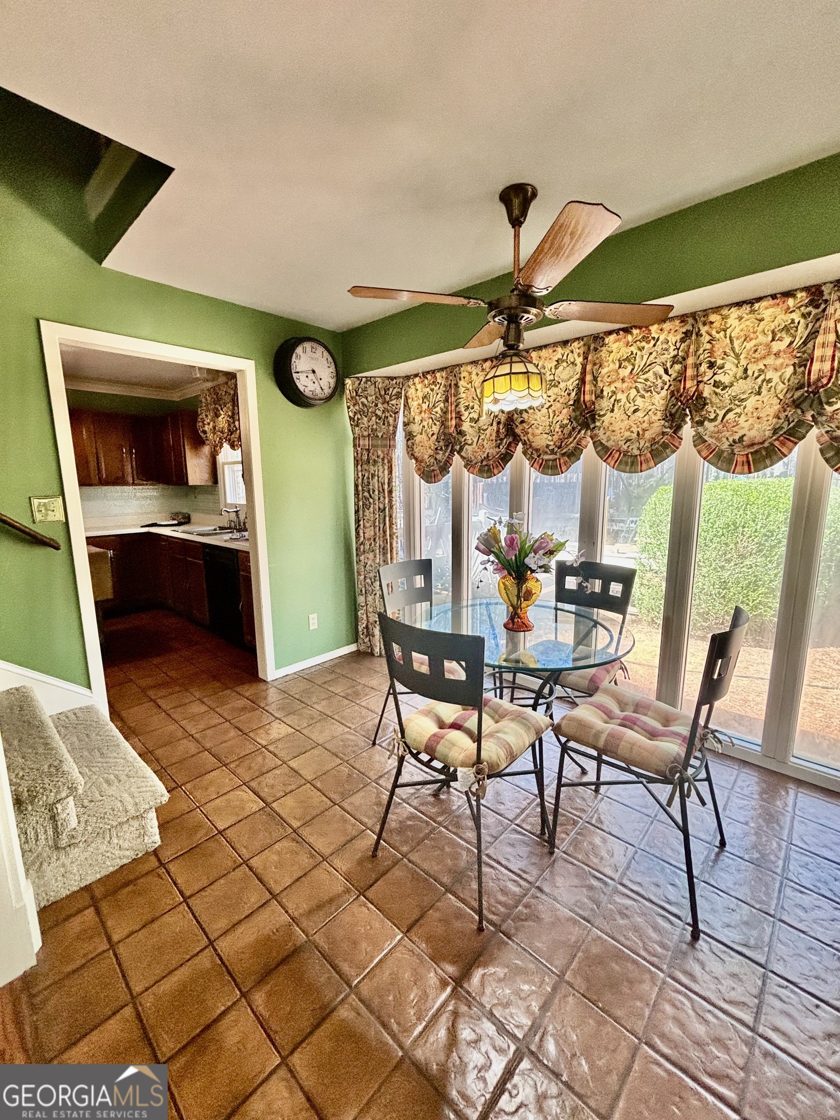 230 White Road Property Photo 6