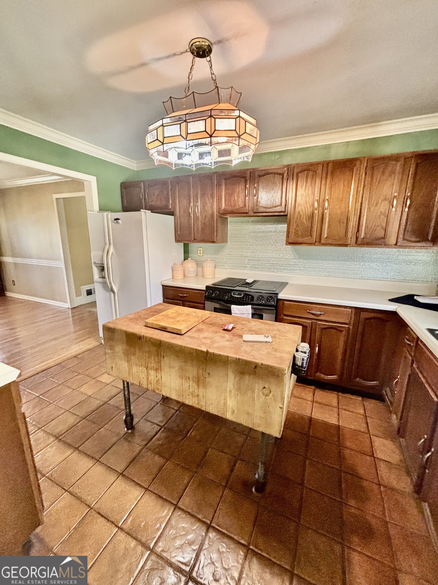 230 White Road Property Photo 8