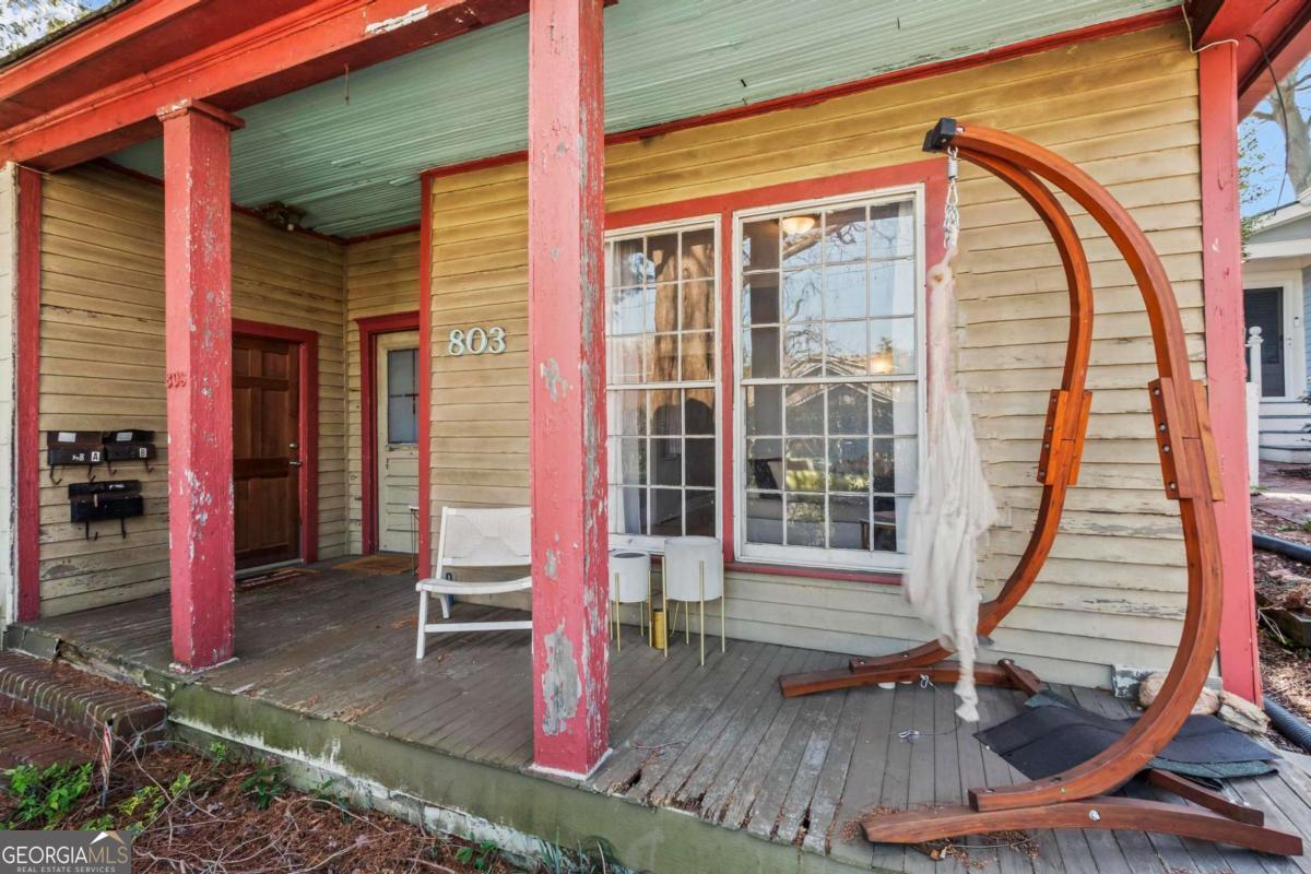 803 Lake Avenue Ne Property Photo 2
