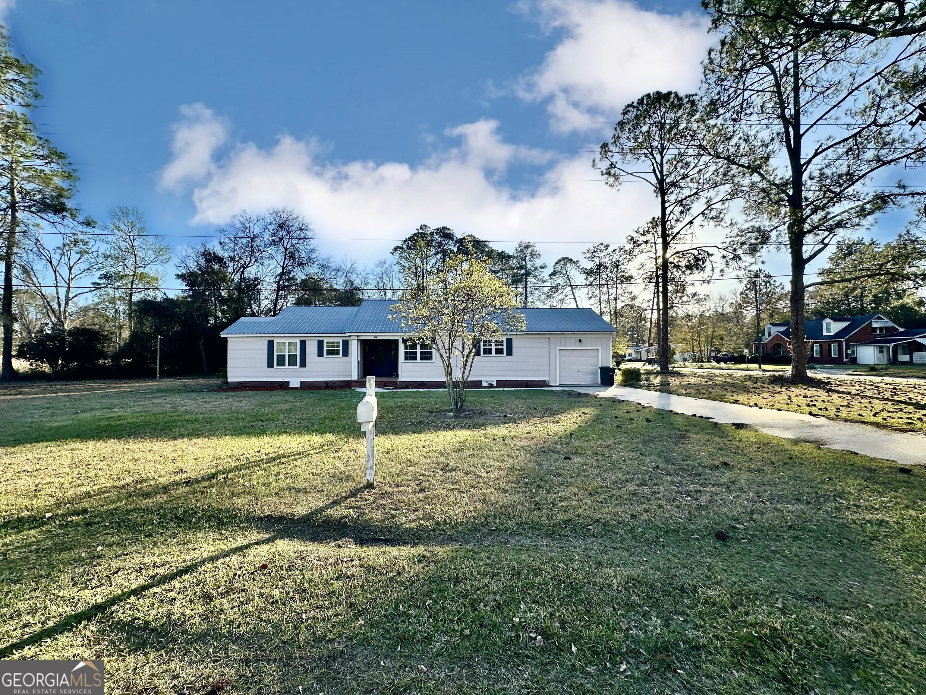 591 W Bay Street Property Photo