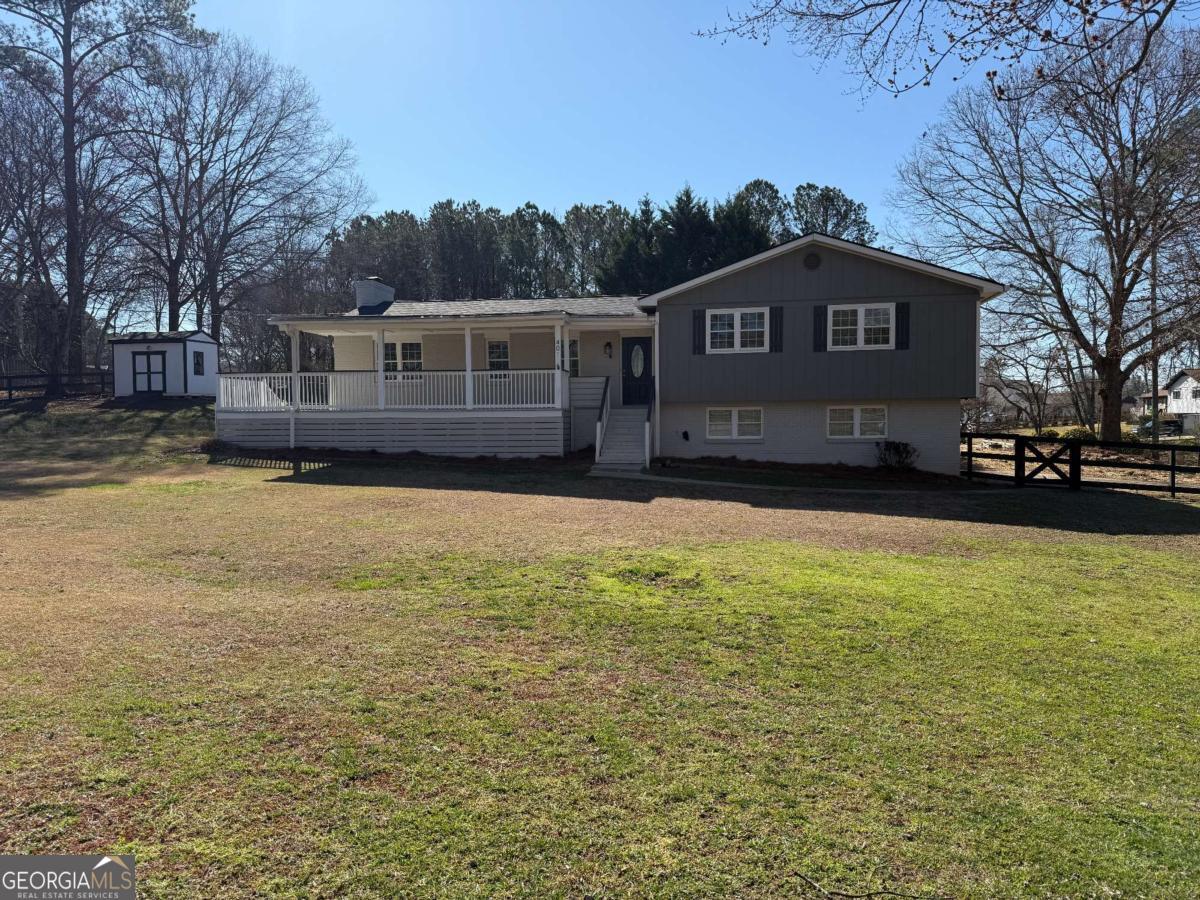 401 Falcon Court Property Photo