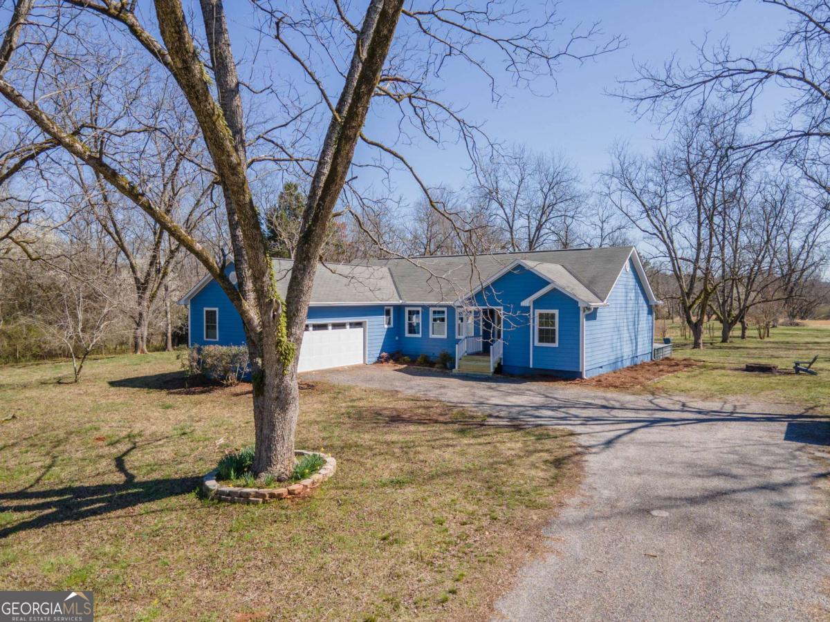 4153 Wallace Road Property Photo 2