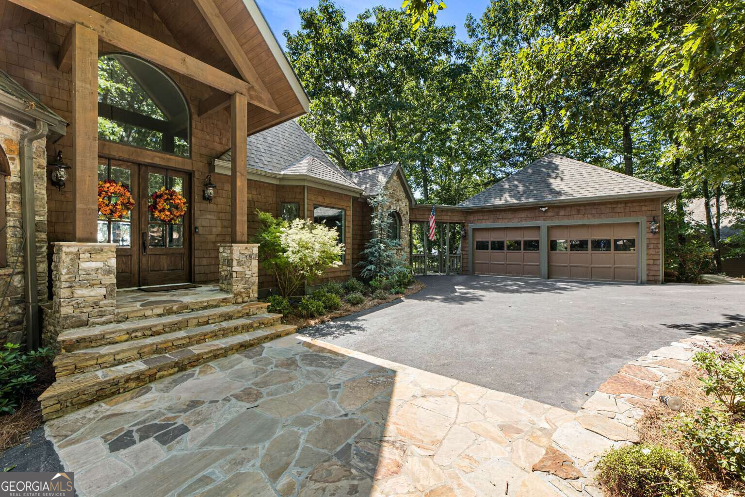 912 Mcelroy Mountain Drive Property Photo 2