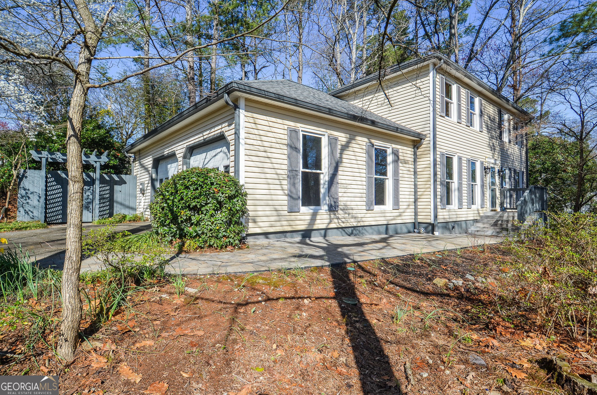 858 Huntington Way Nw Property Photo