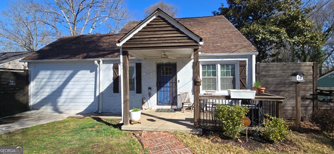 1905 E Farris Avenue Property Photo