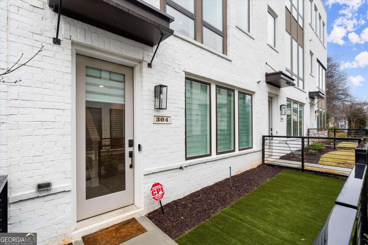 304 Gibson Street Se Property Photo