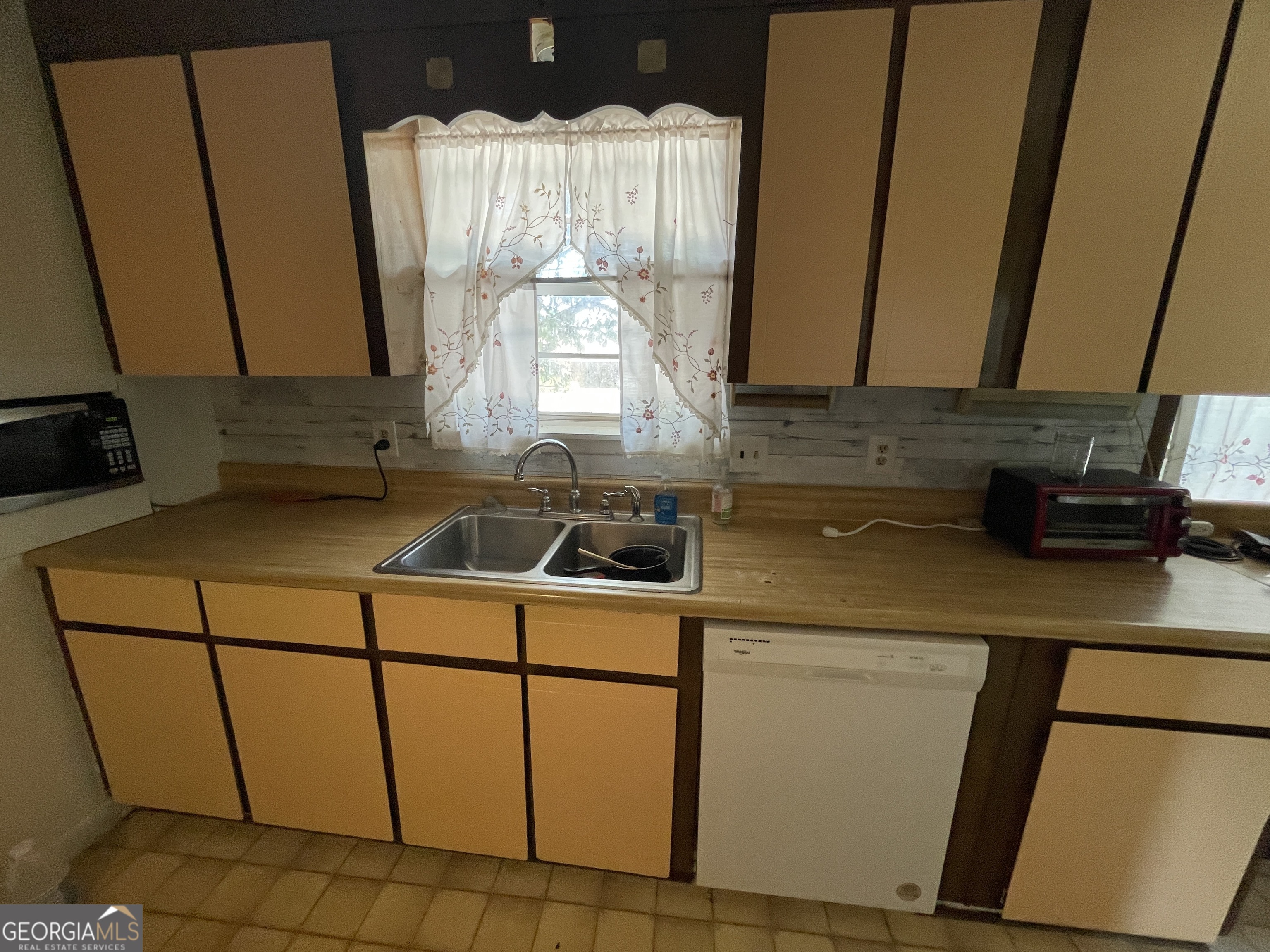 414 Kimberly Road Property Photo 8