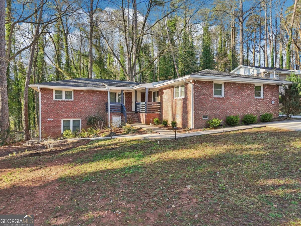 2897 White Oak Drive Property Photo 1