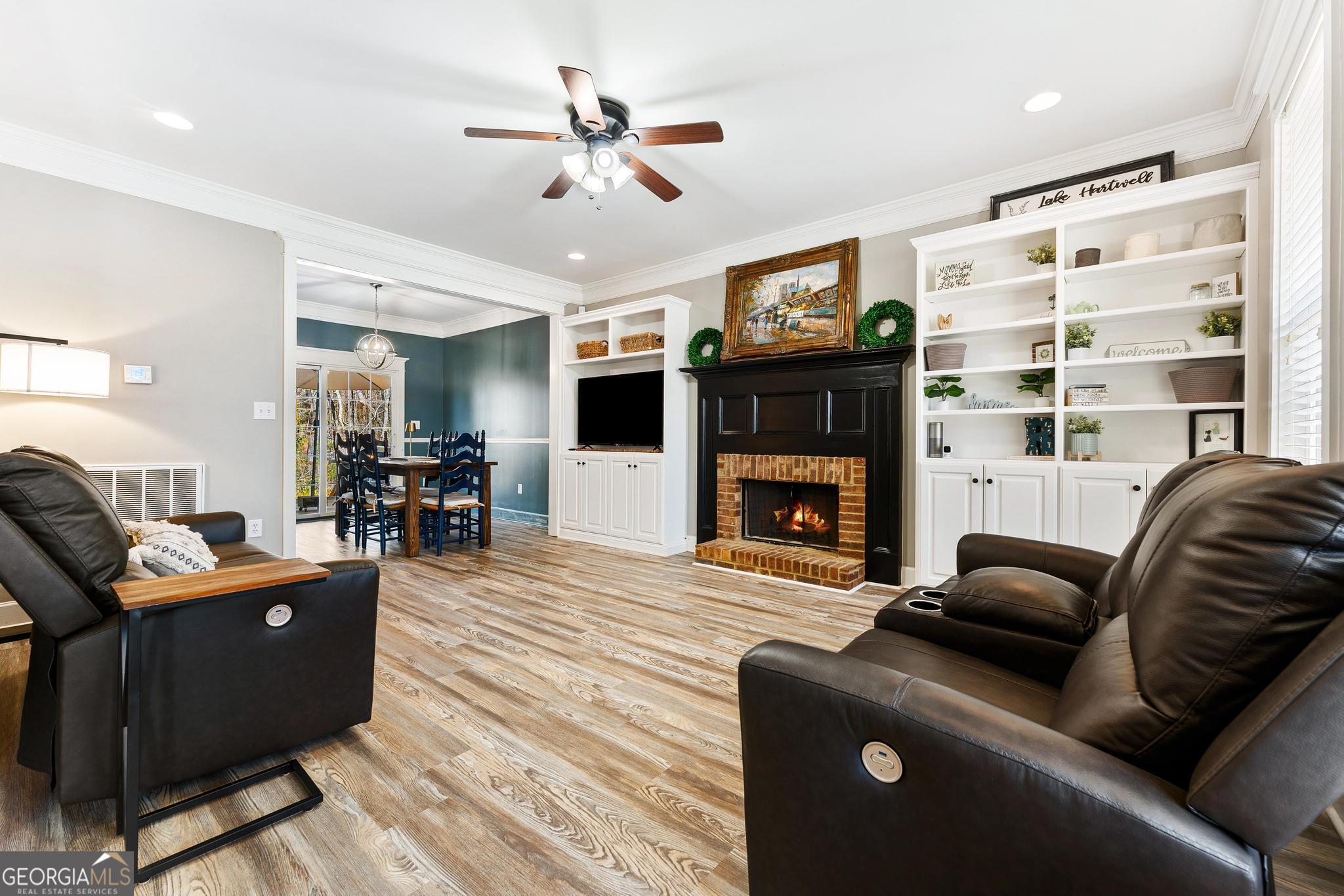 120 Queen Circle Property Photo 2