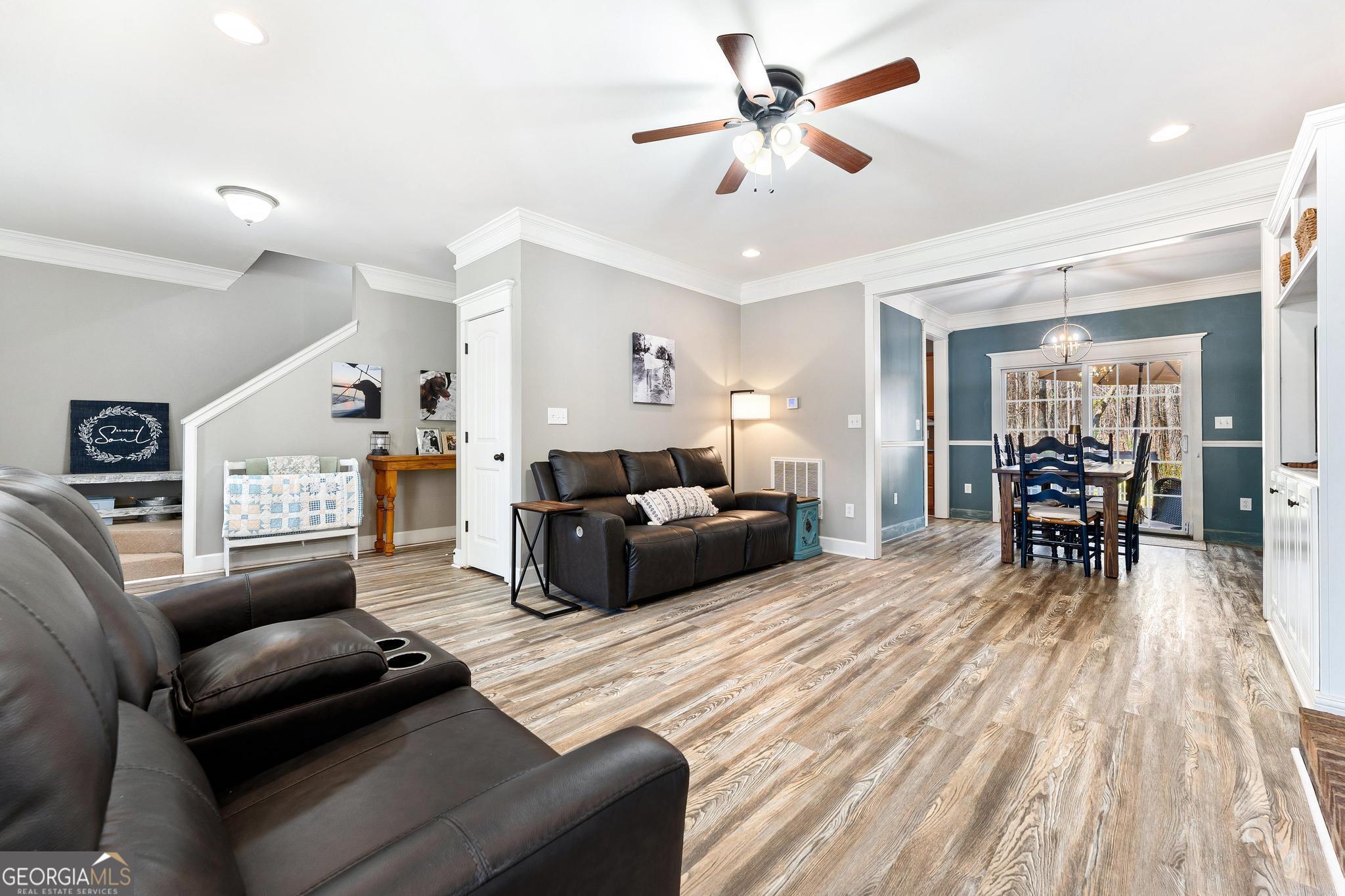 120 Queen Circle Property Photo 7