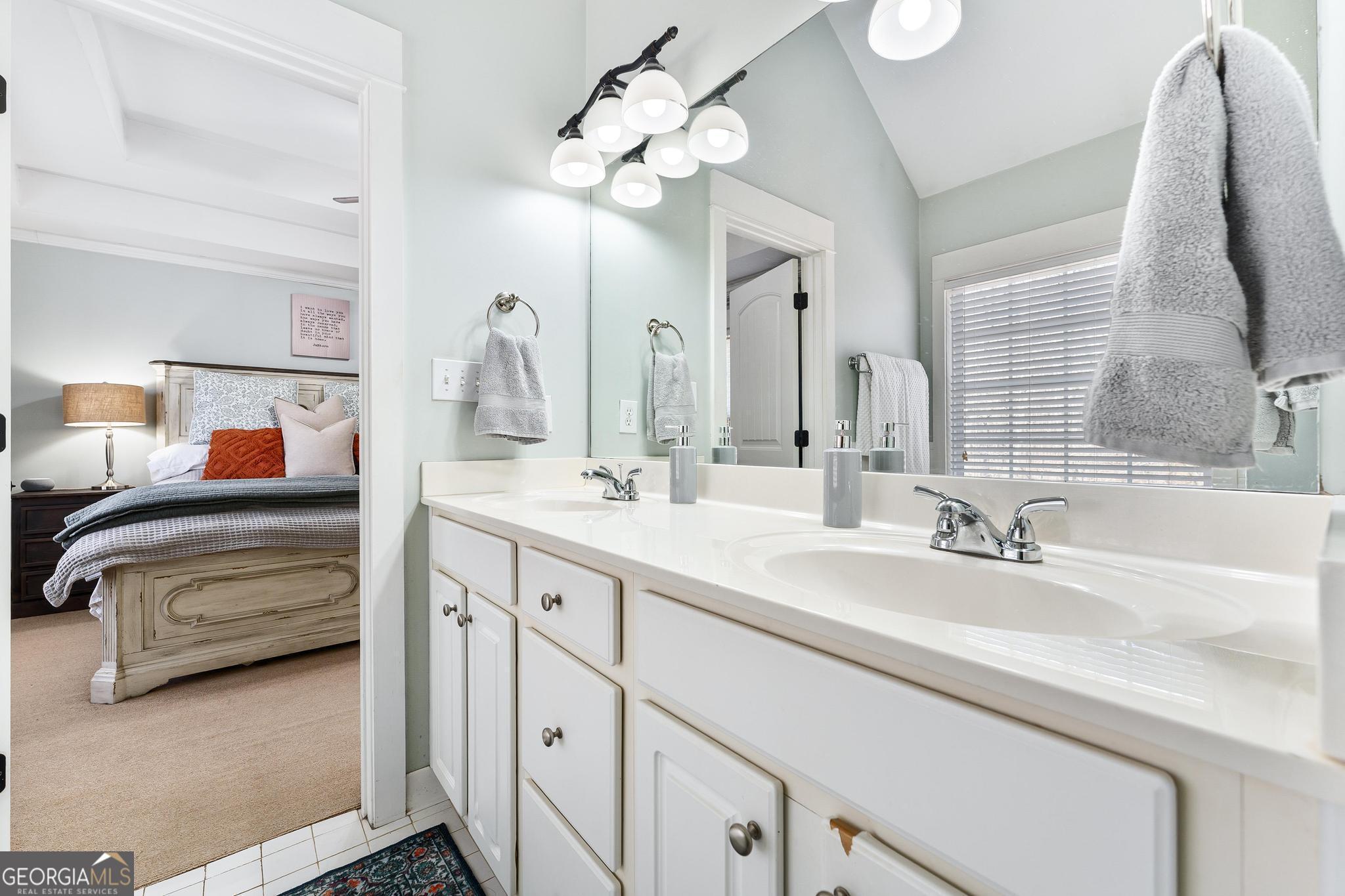 120 Queen Circle Property Photo 14