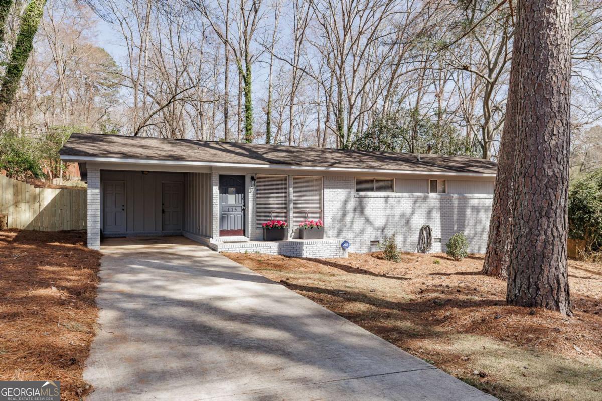 115 Woodcrest Drive Property Photo