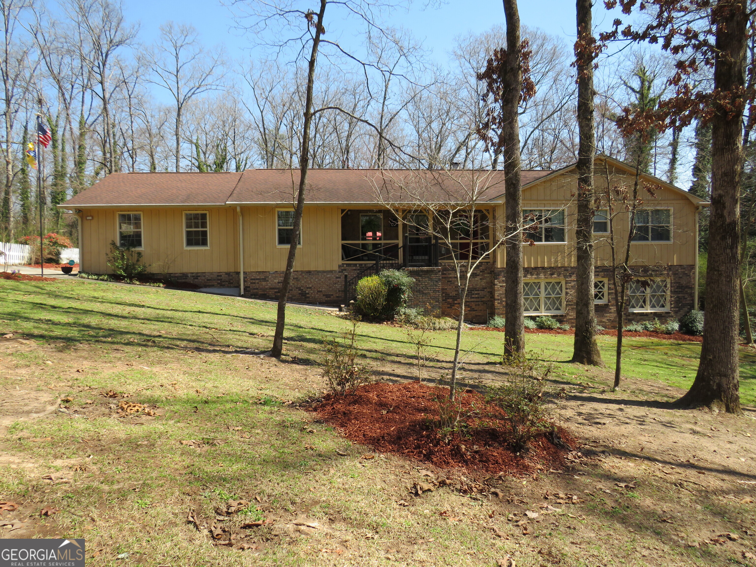 141 Cherokee Circle Property Photo 2