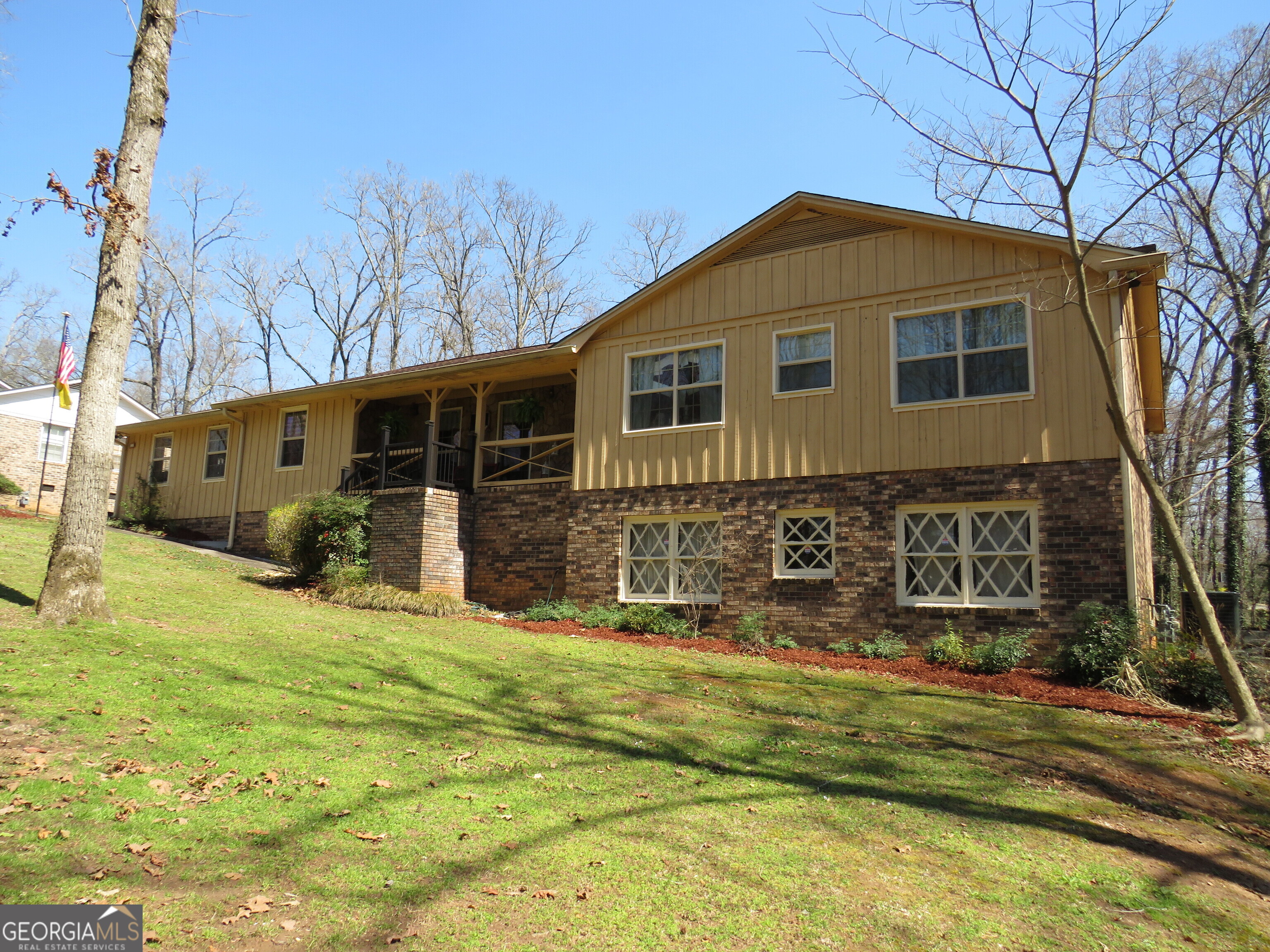 141 Cherokee Circle Property Photo 3