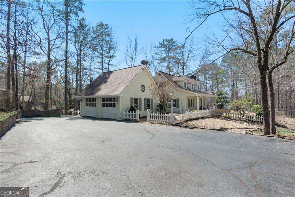 103 Eubanks Court Property Photo 4