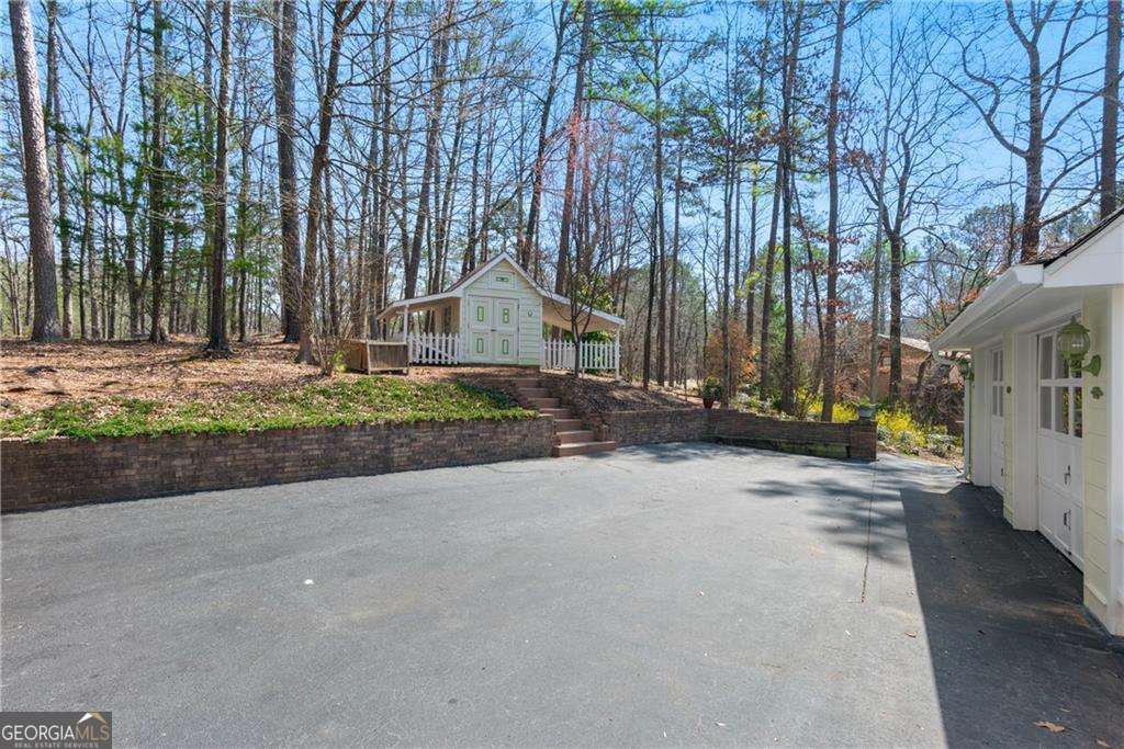 103 Eubanks Court Property Photo 5