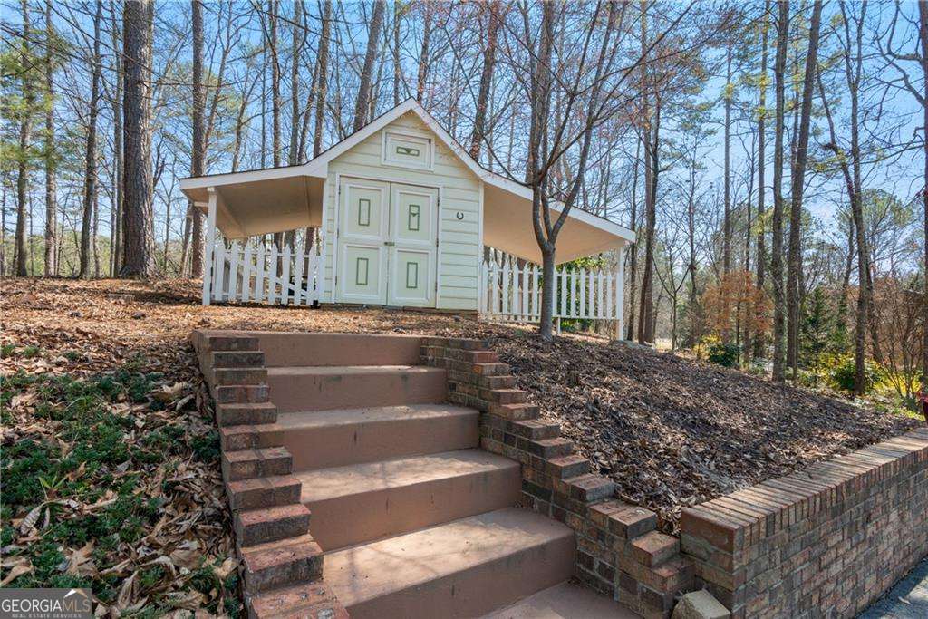 103 Eubanks Court Property Photo 6