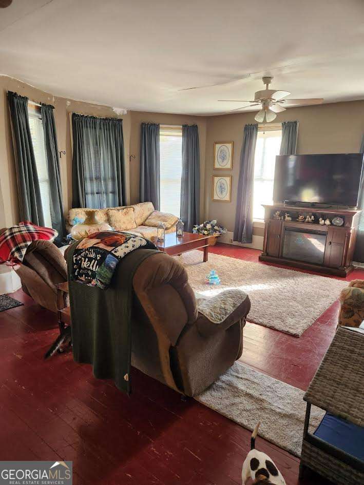 205 Ashley Street E Property Photo 2