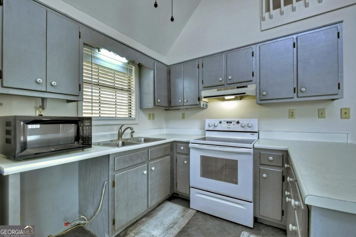 374 Cherokee Court Property Photo 8