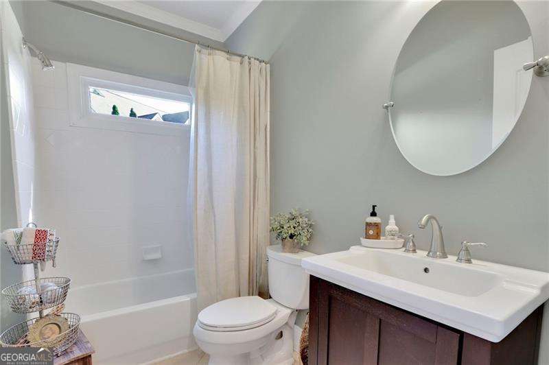 345 Oakwind Point Property Photo 9