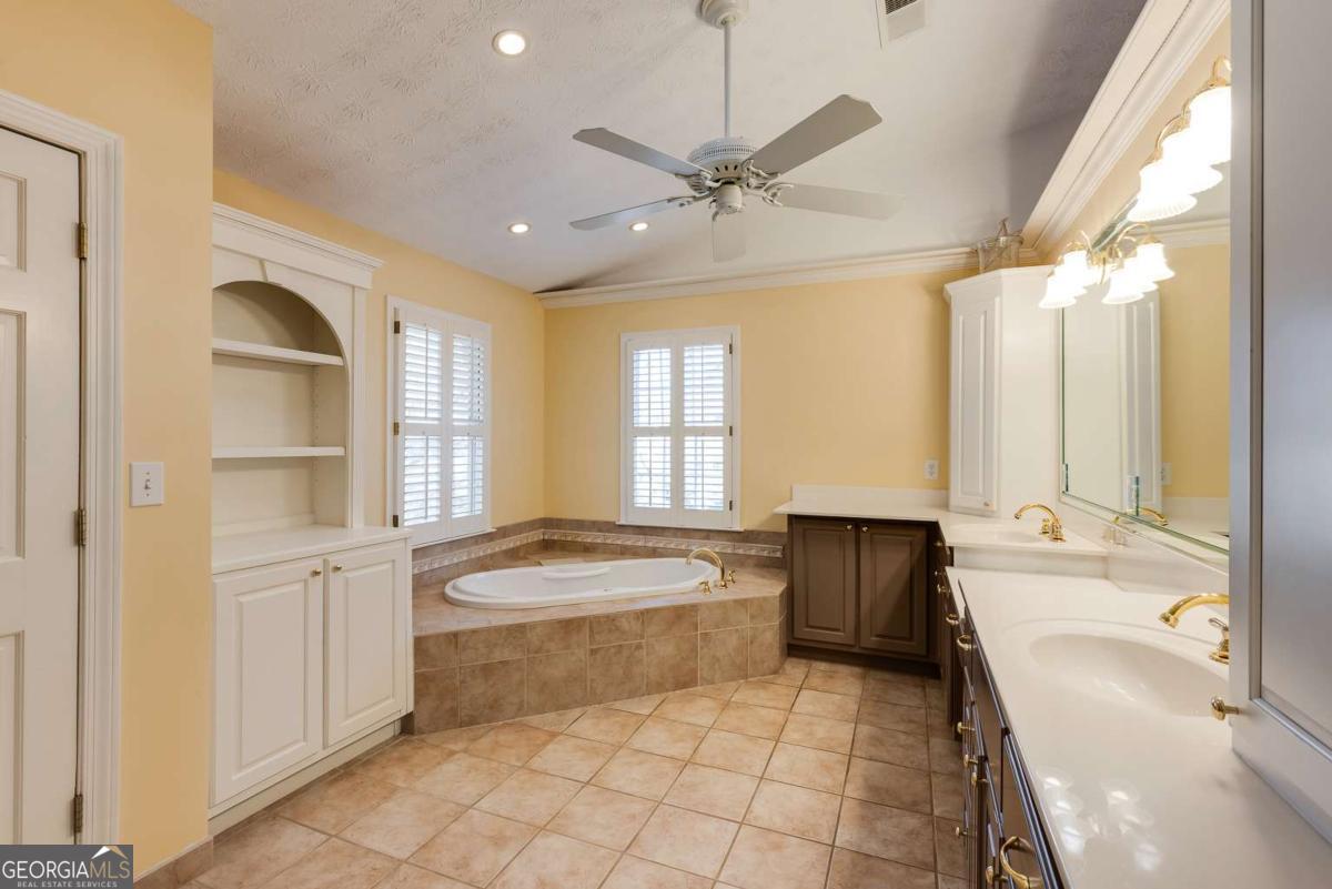 5385 Saffron Drive Property Photo 16