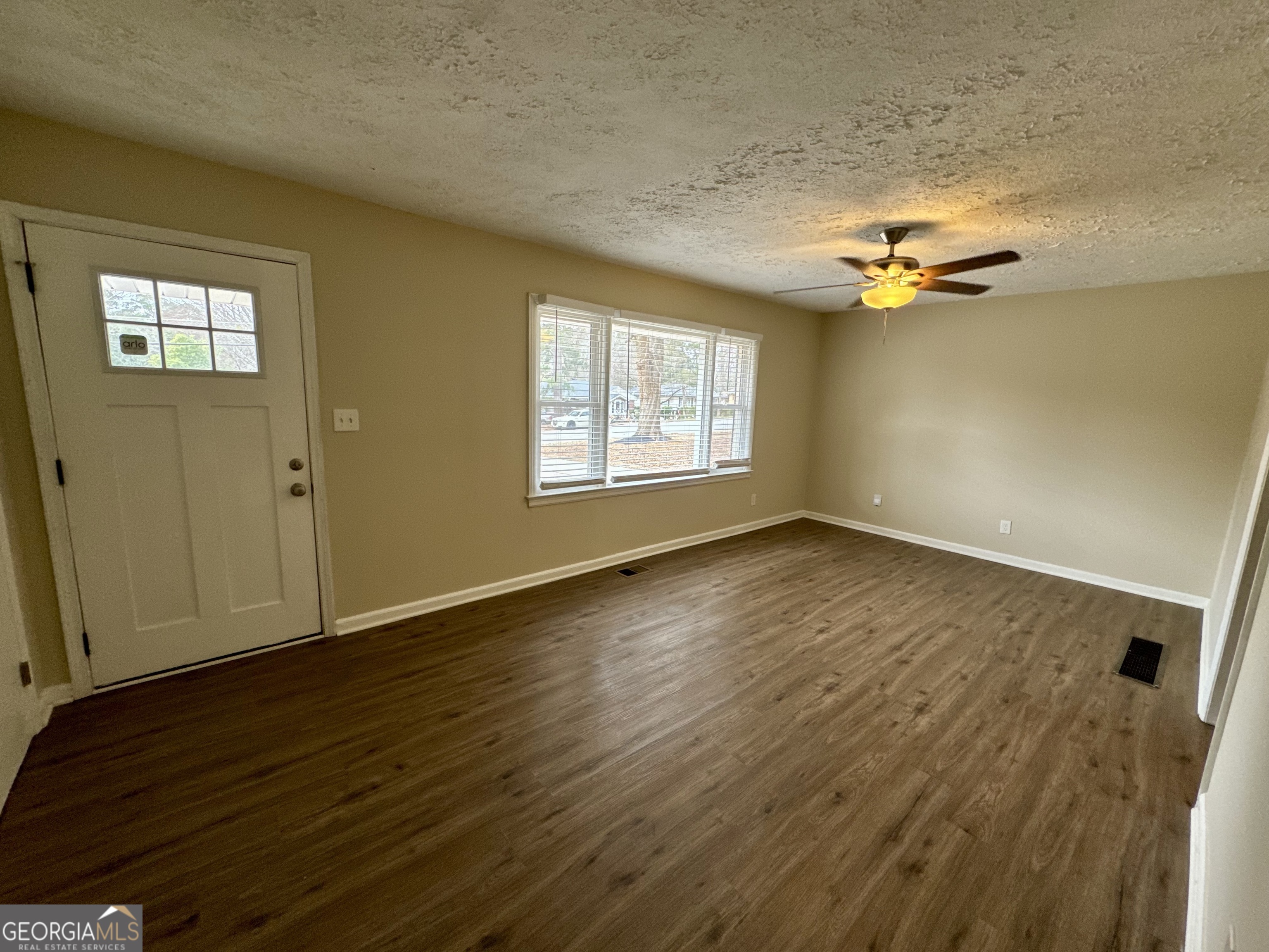 1908 S Columbia Place Property Photo 3