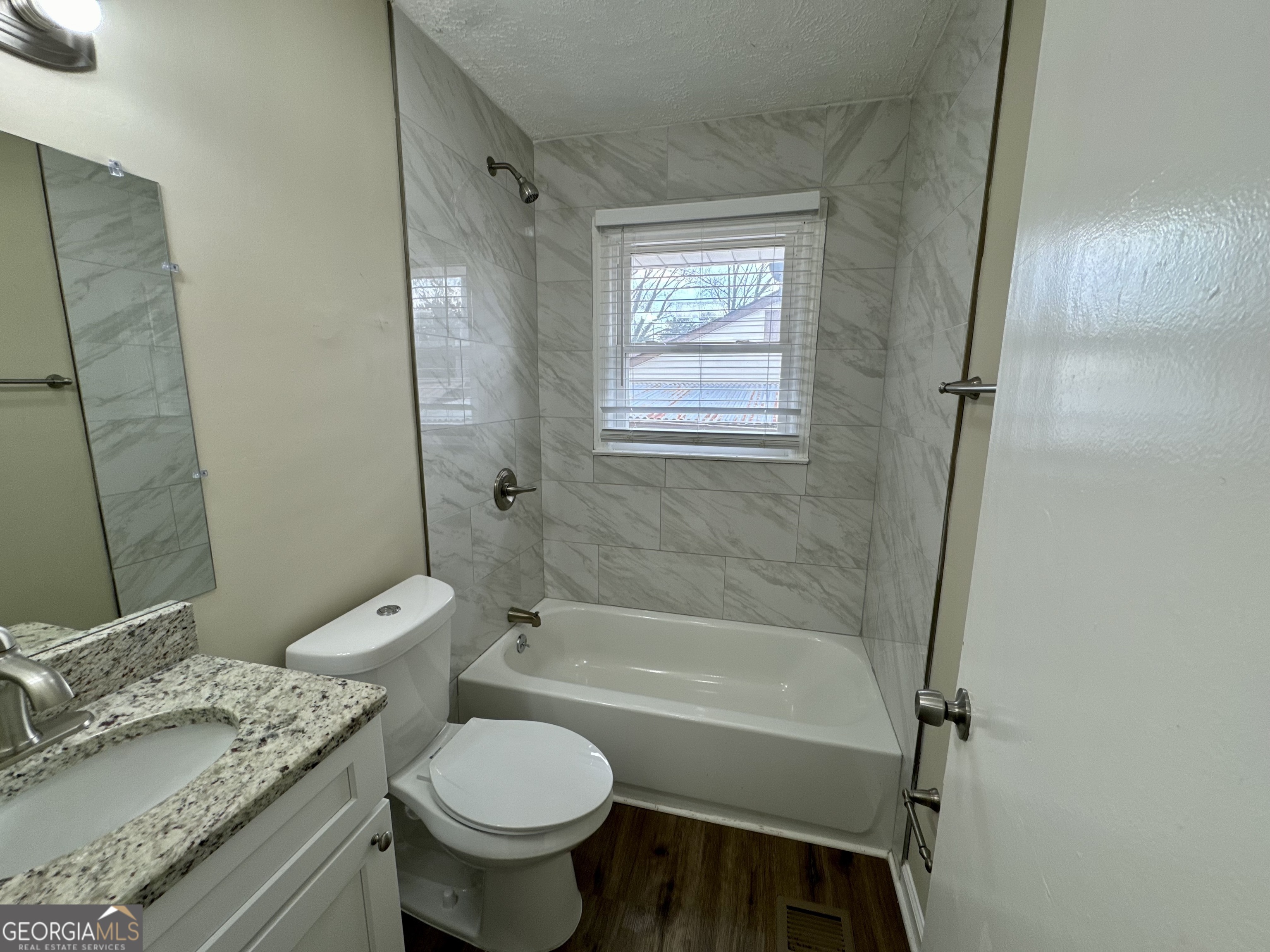 1908 S Columbia Place Property Photo 9