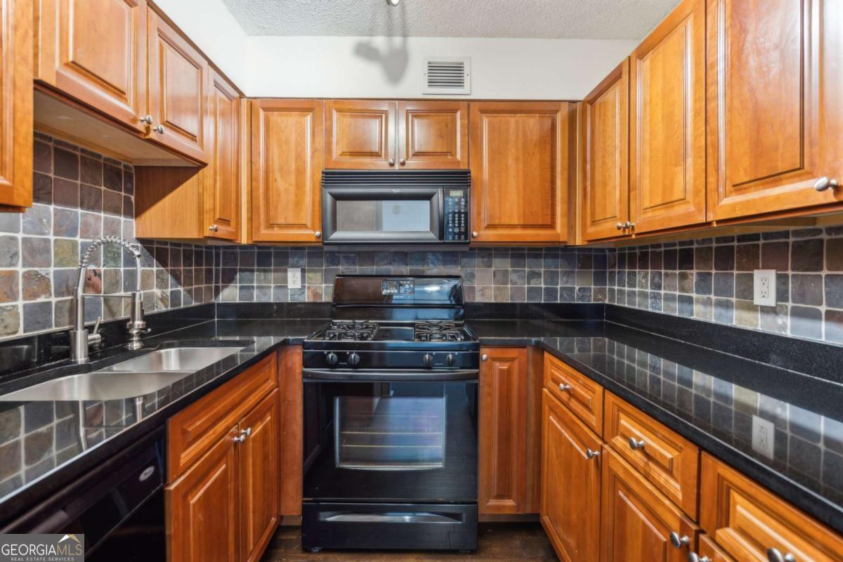 2479 Peachtree Road Ne # 1703 Property Photo 23