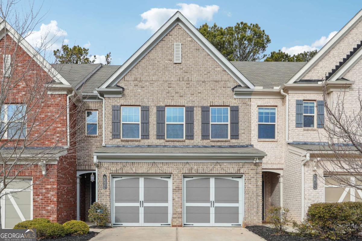 1425 Hampton Oaks Drive Property Photo 1