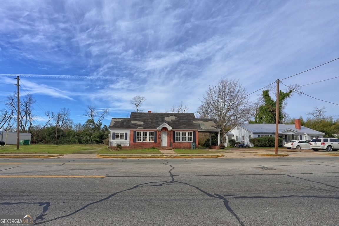 400 N Main Street Property Photo
